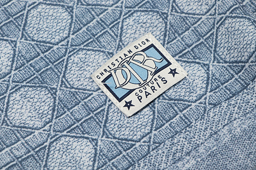 ディオールスーパーコピー 新しいクラシック要素融合デザイン立体ロゴ半袖シャツ
