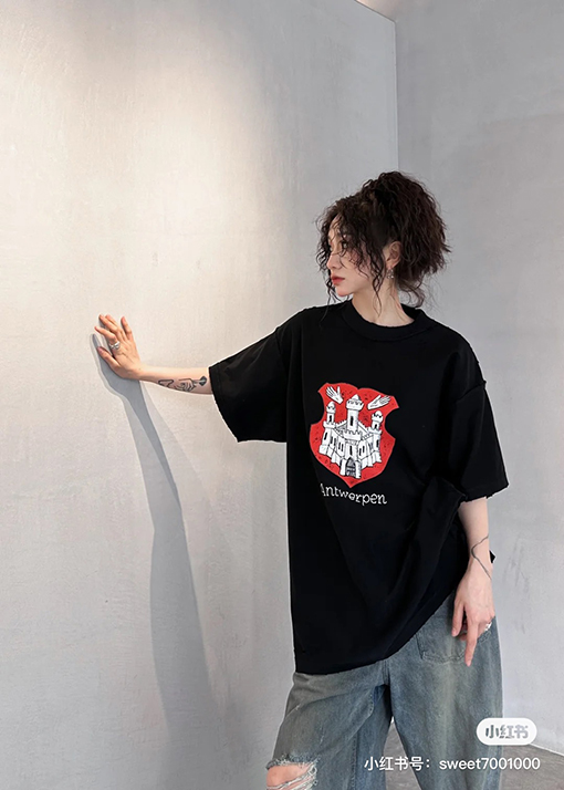 バレンシアガコピー プリントの中で仕事の外で摩耗して古い半袖Tシャツを作る