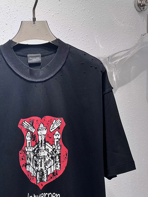 バレンシアガコピー プリントの中で仕事の外で摩耗して古い半袖Tシャツを作る