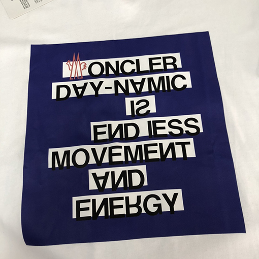 モンクレール 新しい胸の文字がプリントされた半袖Tシャツ