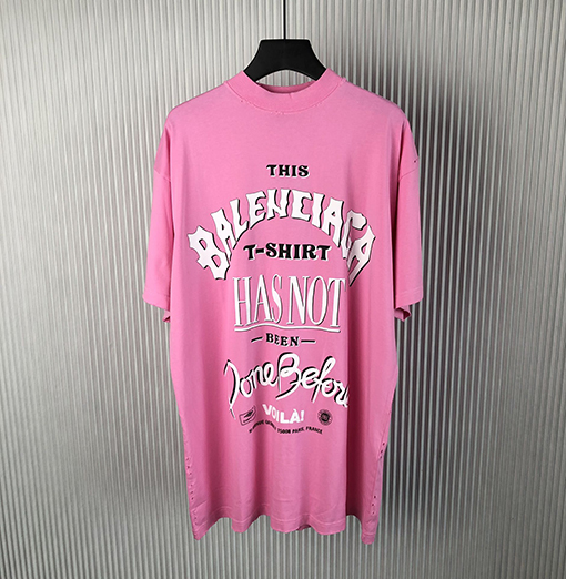 バレンシアガ 新作 終わっていない半袖Tシャツ