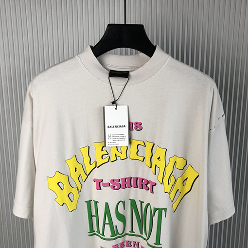バレンシアガ 新作 終わっていない半袖Tシャツ