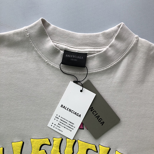 バレンシアガ 新作 終わっていない半袖Tシャツ