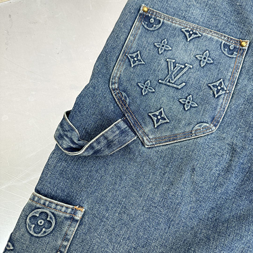 ルイヴィトン エンボス加工ジーンズ