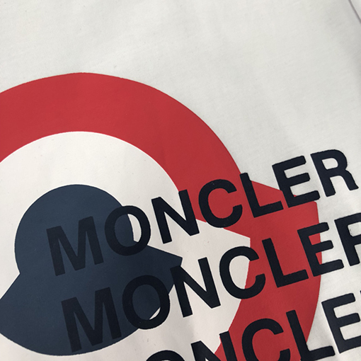 モンクレール  新しい半袖Tシャツ