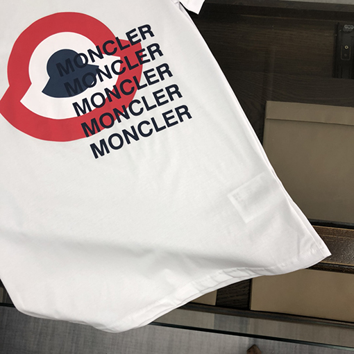 モンクレール  新しい半袖Tシャツ