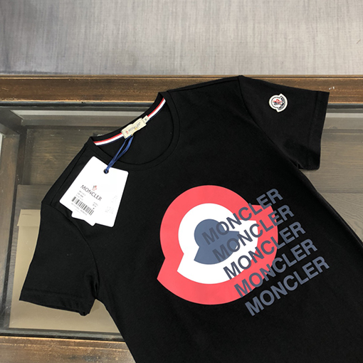 モンクレール  新しい半袖Tシャツ