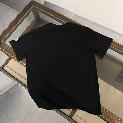モンクレール 胸の文字がプリントされた半袖Tシャツ