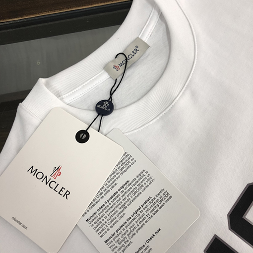 モンクレールコピー 新しいラウンドネックカップル半袖Tシャツ