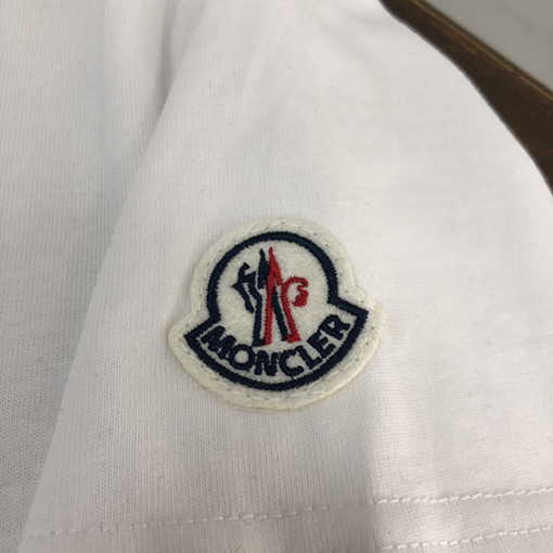 モンクレールコピー  新しいラウンドネックカップル半袖Tシャツ