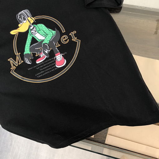 モンクレール  新しい半袖Tシャツ