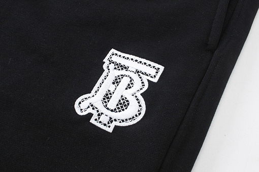 バーバリー 文字TB刺繍ショーツ