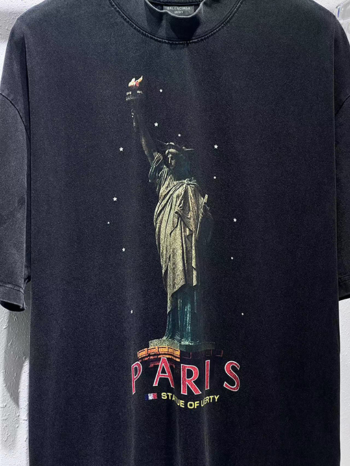 バレンシアガ  ショーモデルの プリント半袖Tシャツ