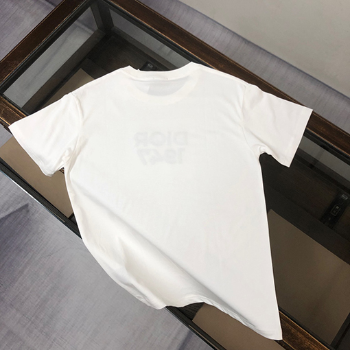 ディオール クラシックな刺繍文字ロゴ半袖Tシャツ