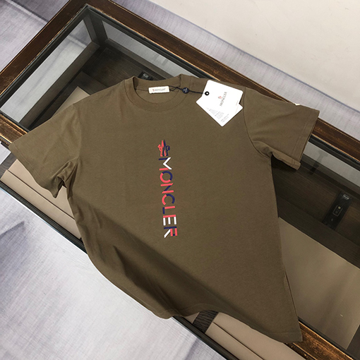 モンクレール スタイリッシュなラウンドネック半袖Tシャツ