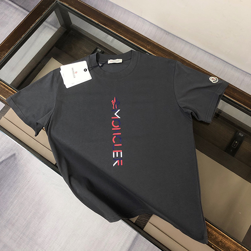 モンクレール スタイリッシュなラウンドネック半袖Tシャツ