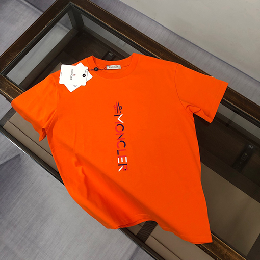 モンクレール スタイリッシュなラウンドネック半袖Tシャツ