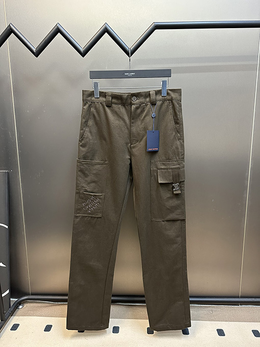 ルイヴィトンコピー  茶色のワークパンツ