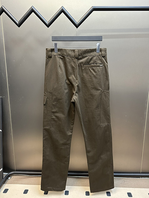 ルイヴィトンコピー  茶色のワークパンツ