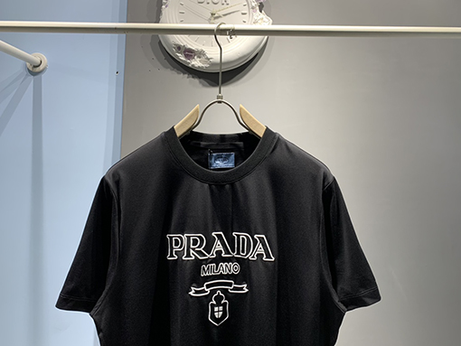 プラダ 新しい針織りステッチロゴ刺繍半袖Tシャツ