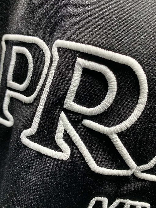 プラダ 新しい針織りステッチロゴ刺繍半袖Tシャツ