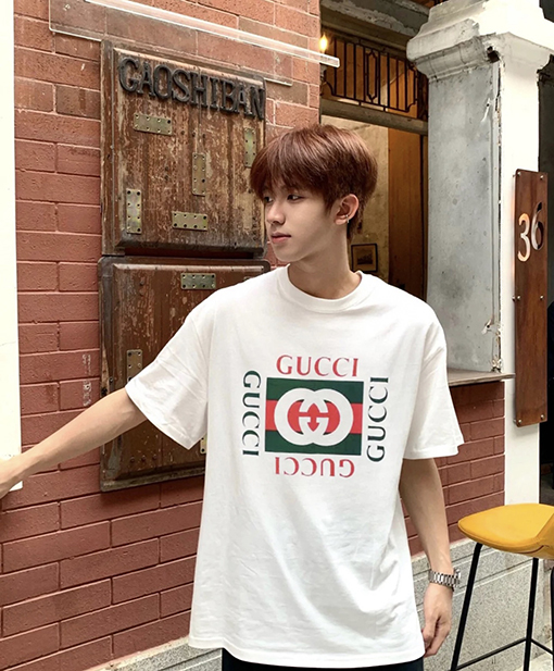 グッチスーパーコピー  新しい装飾Gucプリントニットコットン半袖Tシャツ