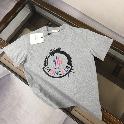 モンクレール 新しいドラゴン年賀状ラウンドネック半袖Tシャツ