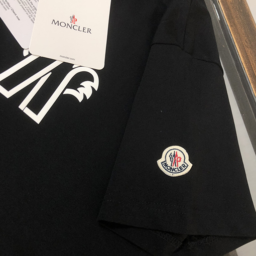 モンクレール 新しいカップルのラウンドネック半袖Tシャツ