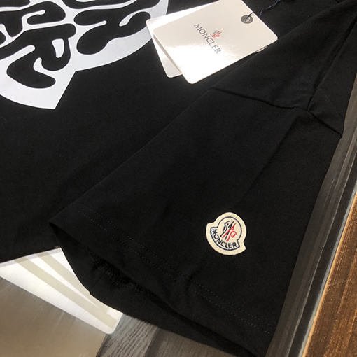 モンクレール アルファベットロゴプリントクルーネック半袖Tシャツ