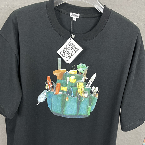 ロエベコピー 職人技天地展示会シリーズ工具皮袋半袖Tシャツ