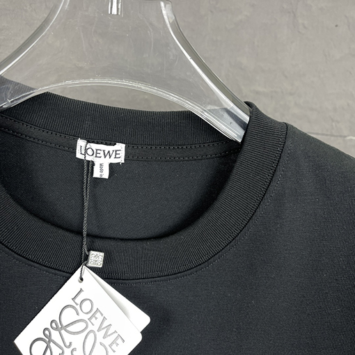 ロエベコピー 職人技天地展示会シリーズ工具皮袋半袖Tシャツ