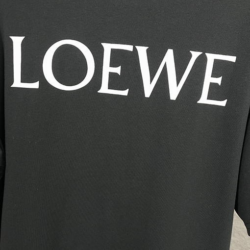 ロエベコピー 職人技天地展示会シリーズ工具皮袋半袖Tシャツ