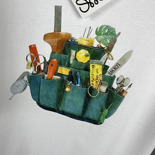 ロエベコピー 職人技天地展示会シリーズ工具皮袋半袖Tシャツ