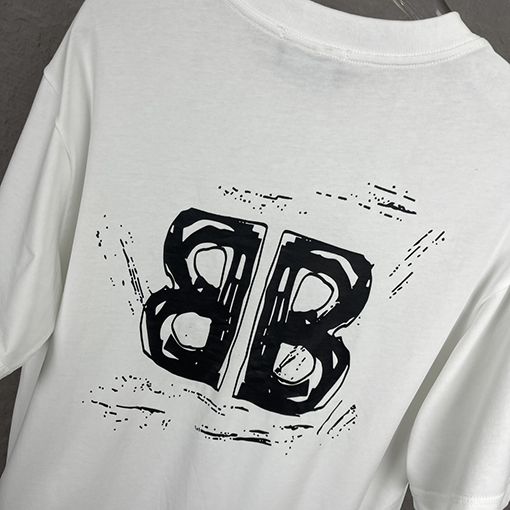 バレンシアガ クラシックプリントロゴ半袖Tシャツ