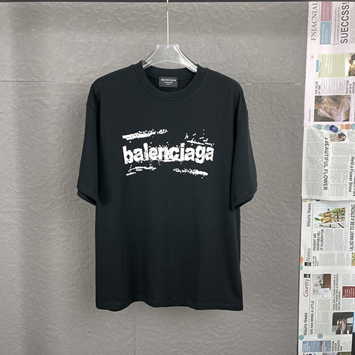 バレンシアガ クラシックプリントロゴ半袖Tシャツ