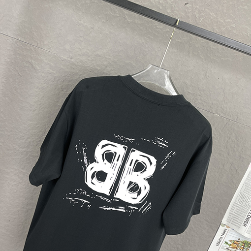 バレンシアガ  クラシックプリントロゴ半袖Tシャツ