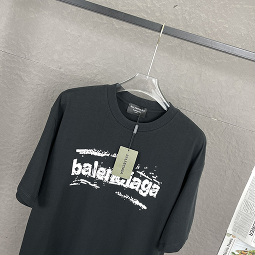 バレンシアガ クラシックプリントロゴ半袖Tシャツ