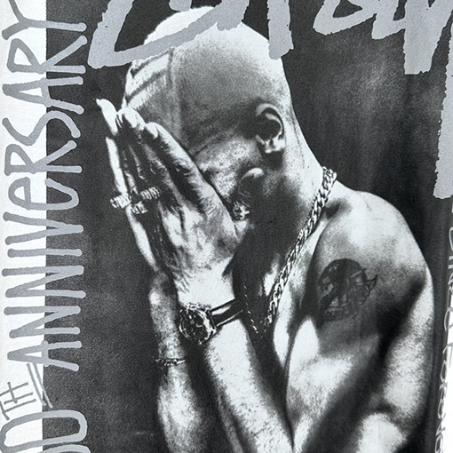 STUSSY X GOLDIE METALHEADZ SS 24コラボTEE 3 M反射ブラックバンドキャラクターTシャツ