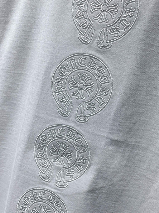 クロムハーツ 刺繍ホースシュークロス梵字ロゴTシャツ