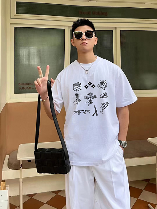 ルイヴィトンコピー プリントラウンドネック半袖Tシャツ