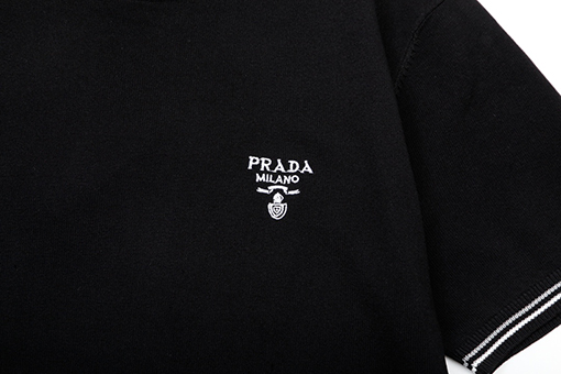 プラダコピー 小文字編み三角マークニットクルーネック半袖Tシャツ