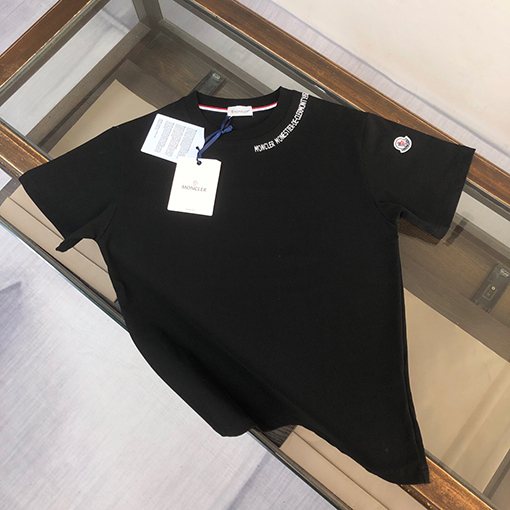 モンクレールスーパーコピー 通気性と肌に優しい半袖Tシャツ