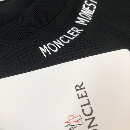 モンクレールスーパーコピー 通気性と肌に優しい半袖Tシャツ