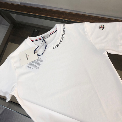 モンクレールスーパーコピー 通気性と肌に優しい半袖Tシャツ