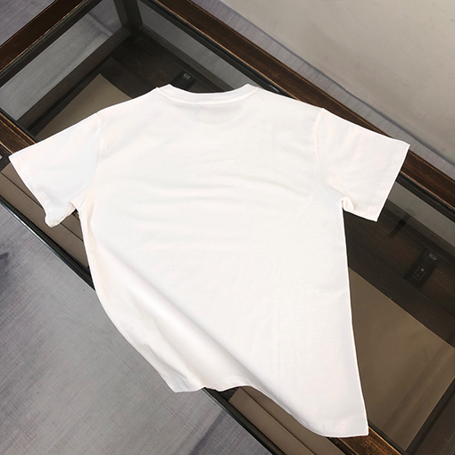 モンクレールスーパーコピー 通気性と肌に優しい半袖Tシャツ