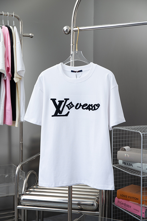 ルイヴィトン 新しいアルファベットロゴ立体歯ブラシ刺繍半袖Tシャツ