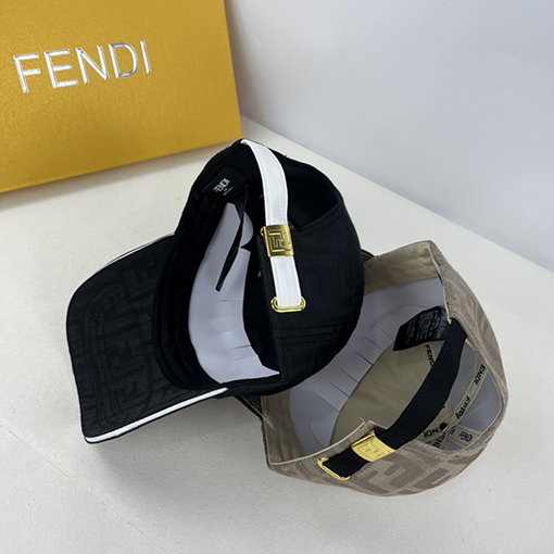 フェンディ 双FFベースボールキャップ