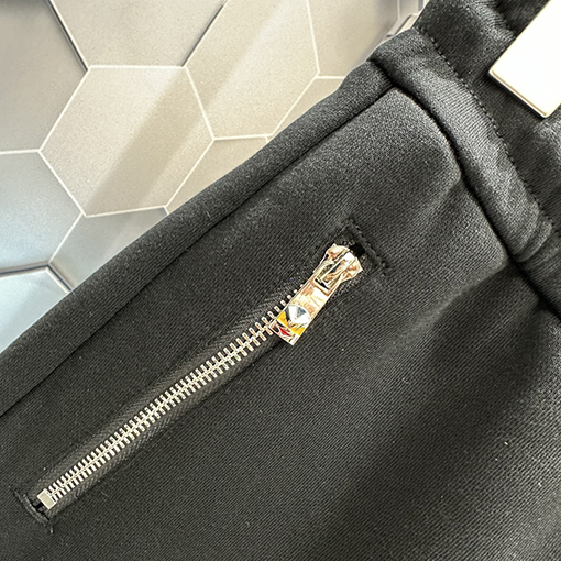 フェンディ 新しいカジュアルパンツ