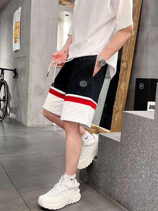 グッチ 新しいカジュアルパンツ