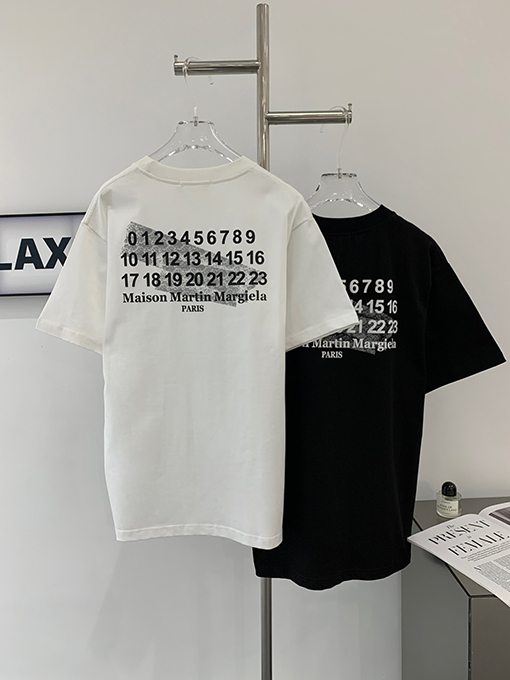 マルタンマルジェラ  新しい四隅の後ろ がプリントされた半袖Tシャツ